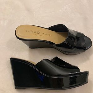 Women’s wedges black